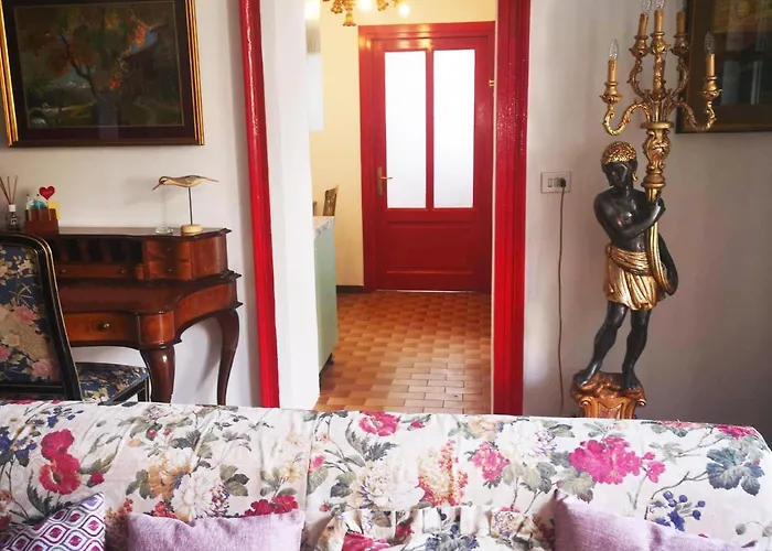 Agnello - Rosso Antico * Грандола-ед-Унити