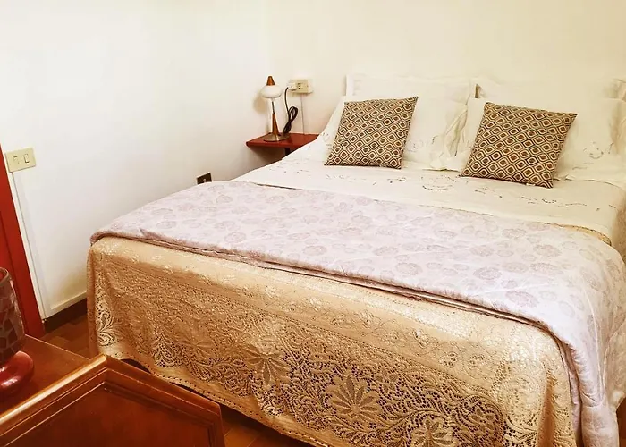 Agnello - Rosso Antico * Грандола-ед-Унити